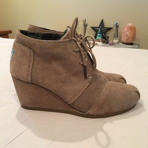 Toms Wedges Desert Tan Beige Bootie Size 7